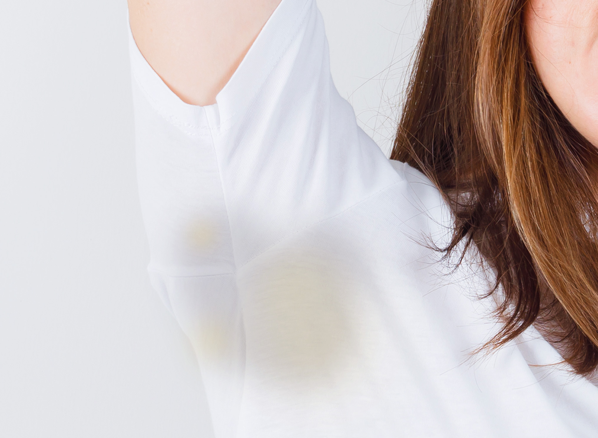 Sudah pakai deodorant tapi ketiak masih basah?